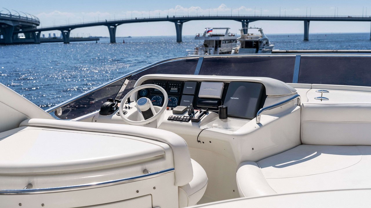 Интерьер каюты яхты «Азимут 55 / Azimut 55» — флот АДМИРАЛЪ