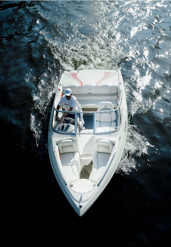 Катер «Стинг 185 (Stingray 185)» — салон и палуба, прямое бронирование