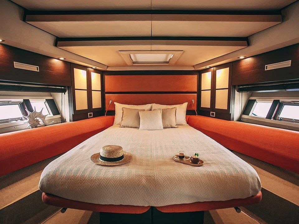 Яхта «Azimut 62» — аренда в яхт-клубе АДМИРАЛЪ, Санкт-Петербург (13)